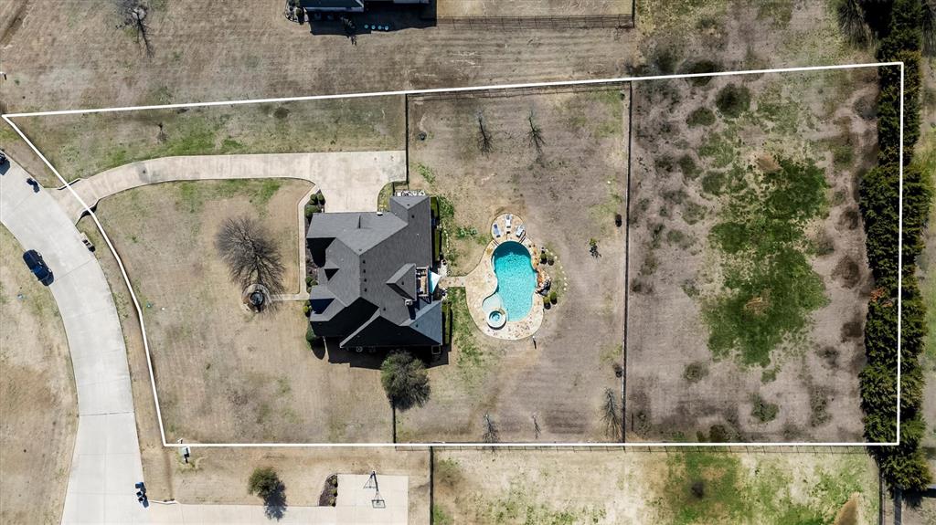 14 Windsor Drive Property Photo 38
