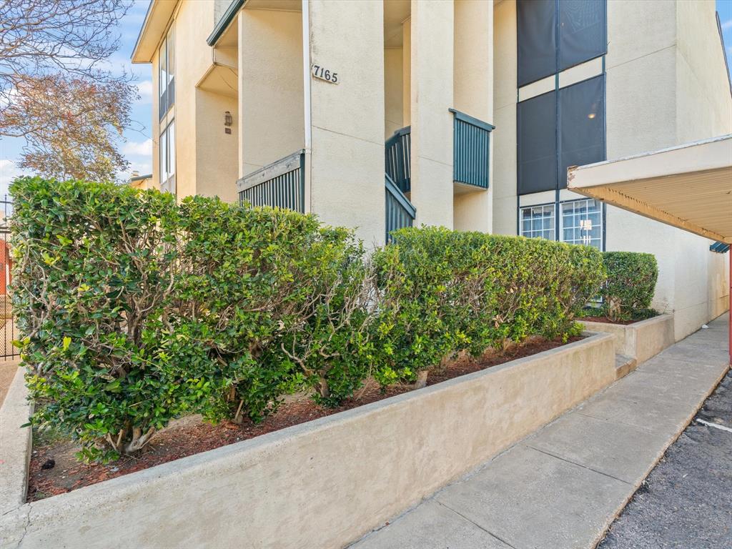 7165 Fair Oaks Avenue Property Photo