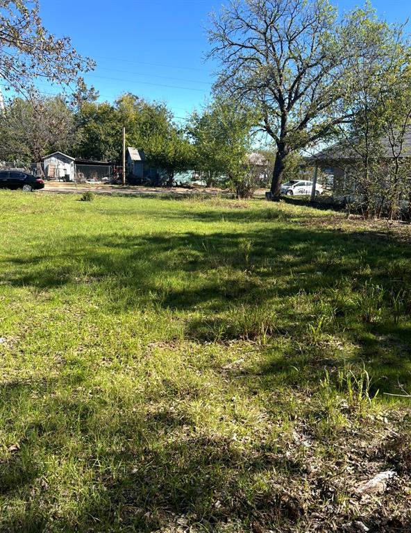 603 & 605 N Ave E Property Photo 3