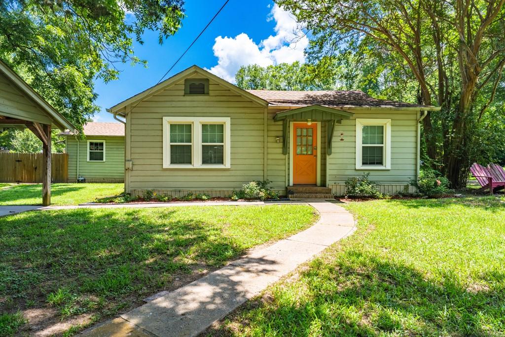11196 Moss Street Property Photo 1