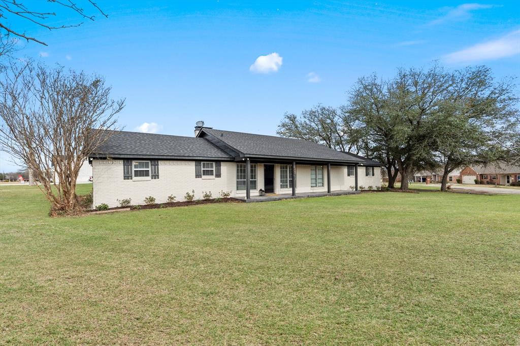 205 Westshore Drive Property Photo 1
