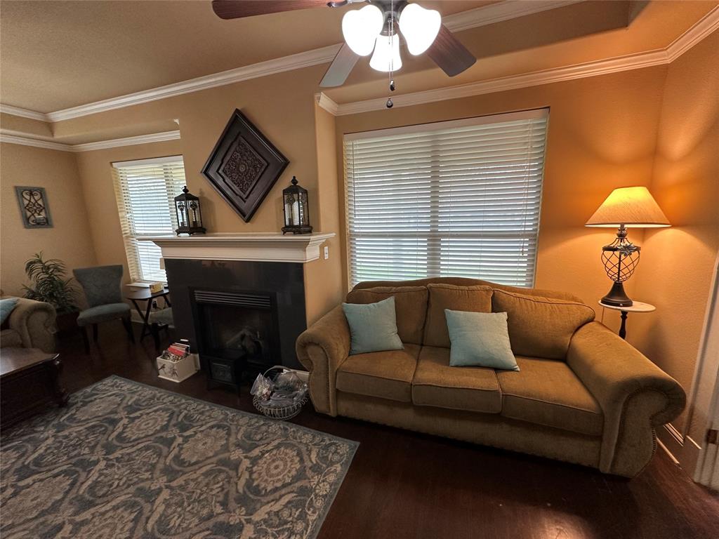 1117 N Elm Street Property Photo 2