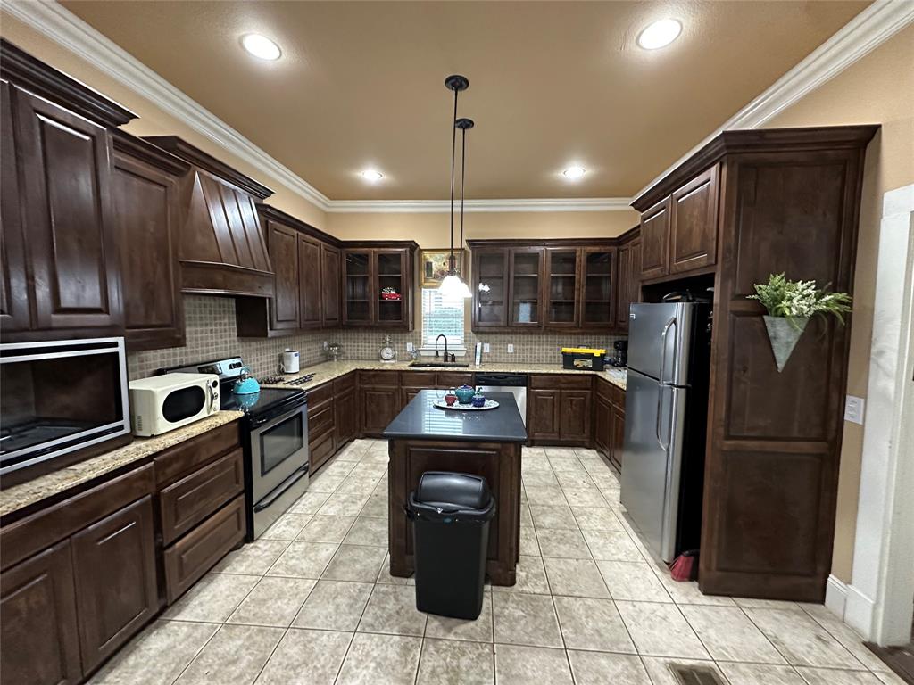 1117 N Elm Street Property Photo 4