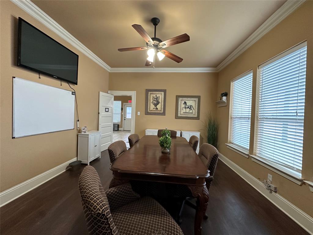 1117 N Elm Street Property Photo 5