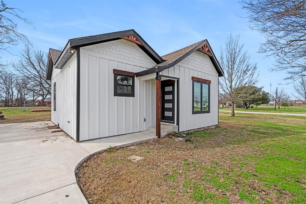 400 S Dallas Street Property Photo