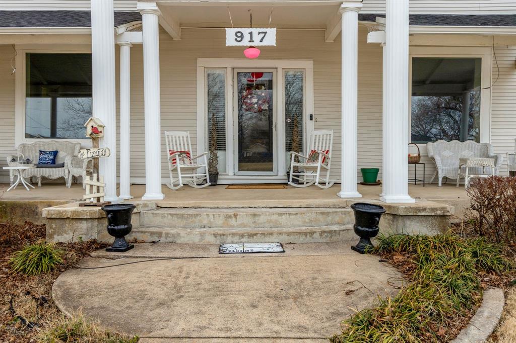 917 Wood Street Property Photo 2