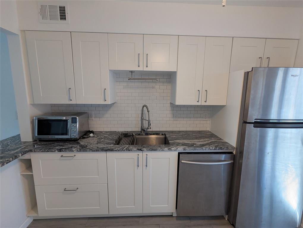 8087 Meadow Road Property Photo 7