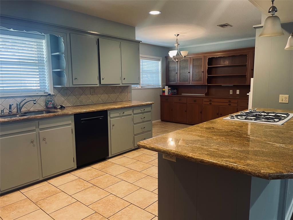 600 N Johnson Street Property Photo 4