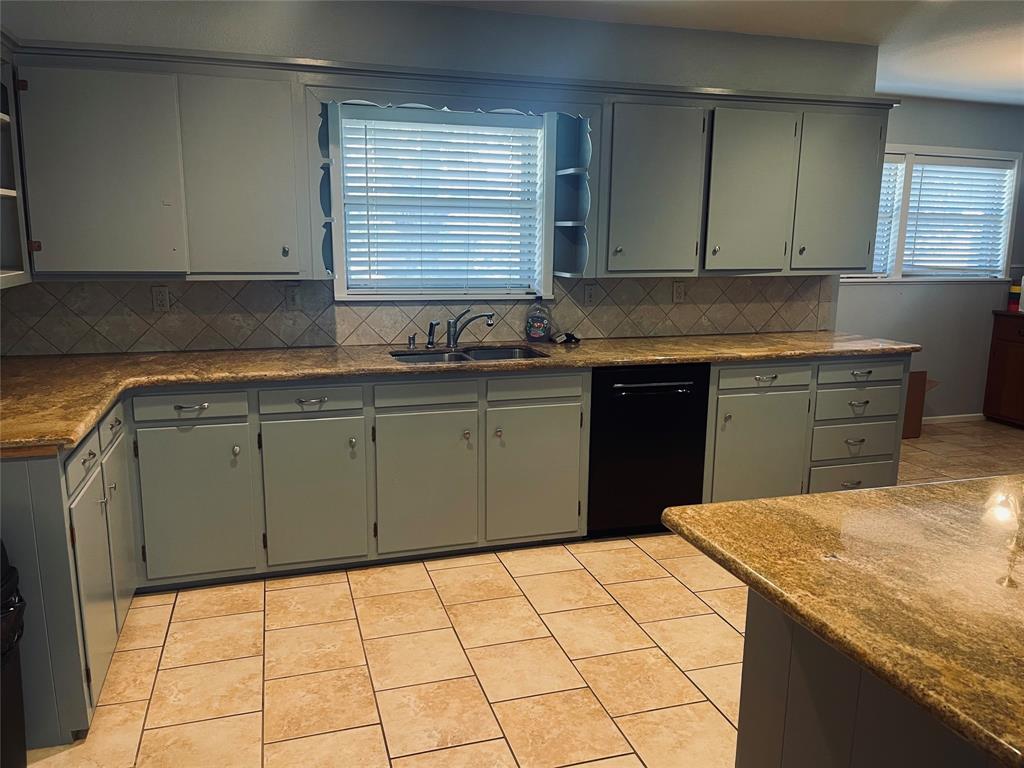 600 N Johnson Street Property Photo 6