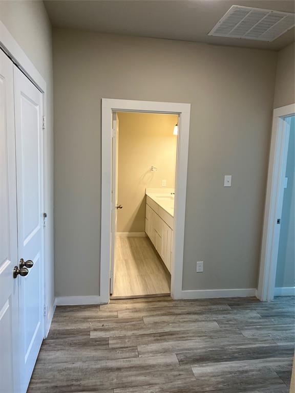 1328 Creekbank Drive Property Photo 10