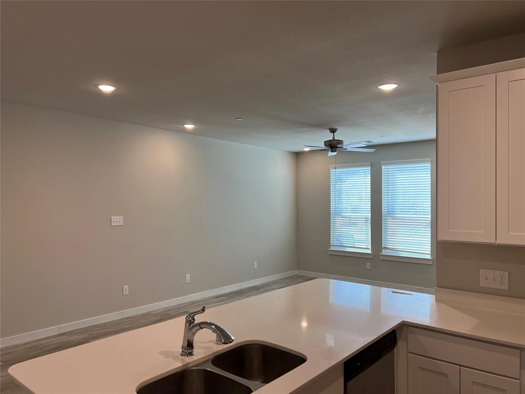 1328 Creekbank Drive Property Photo 16