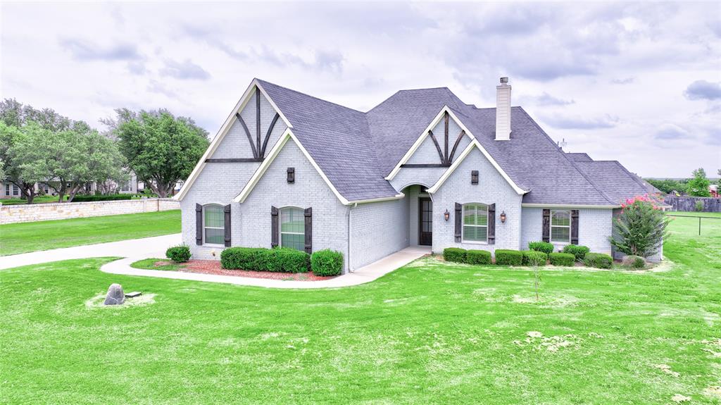 300 S Point Court Property Photo