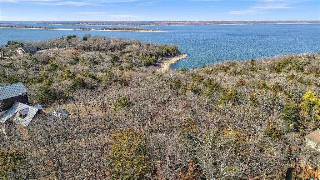 424 Oak Hills Drive Property Photo 1