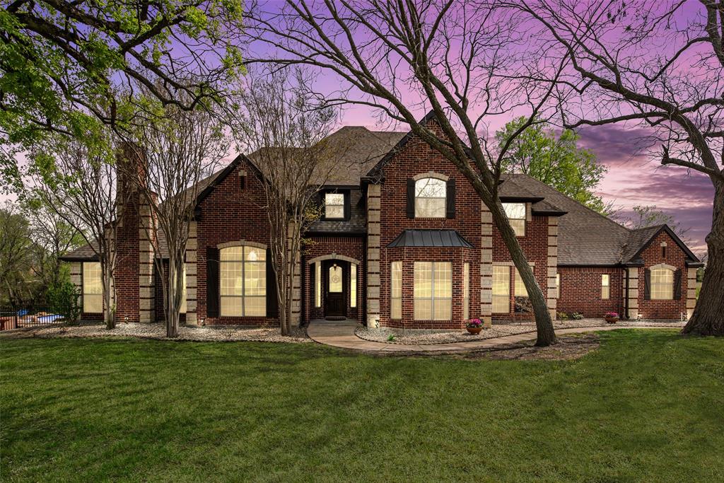 315 Kings Court Property Photo