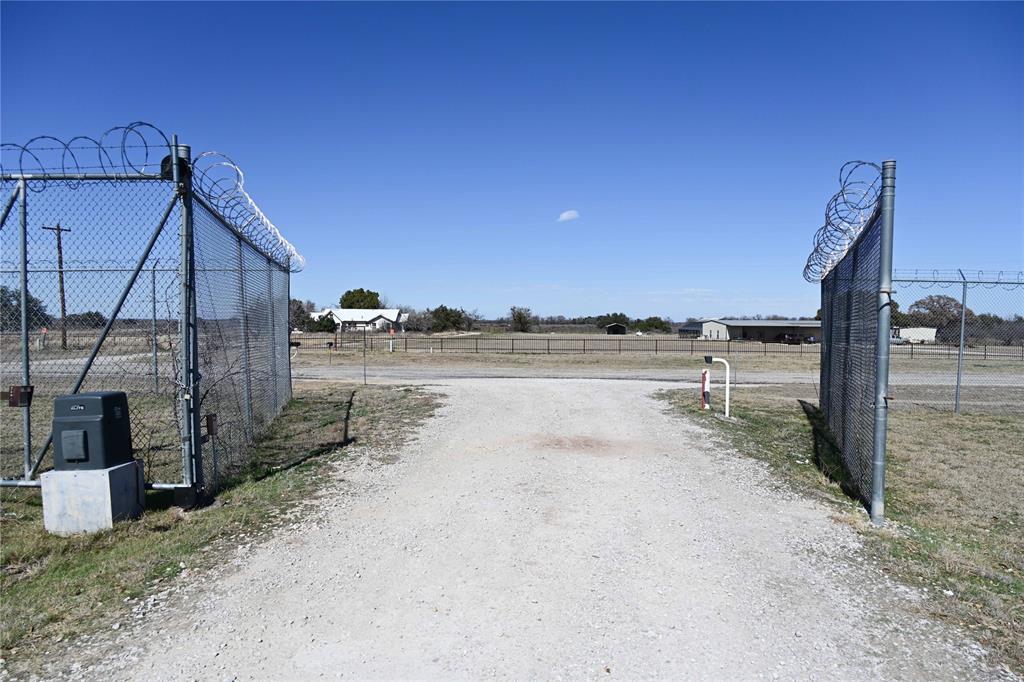 751 Fm 2408 Property Photo 15