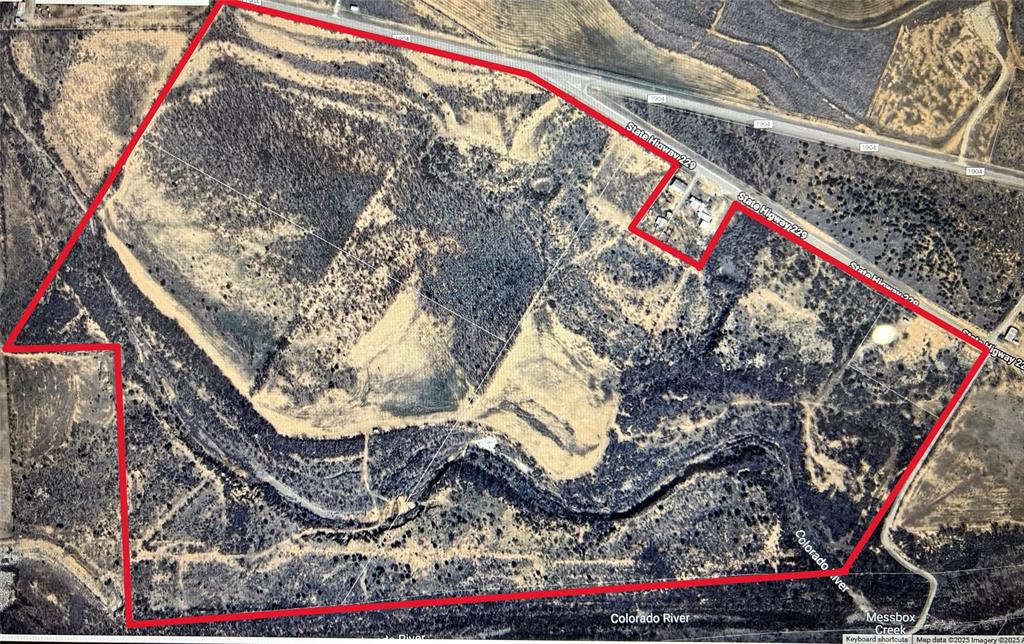 0000 Sh 229 & Fm 1904 Property Photo