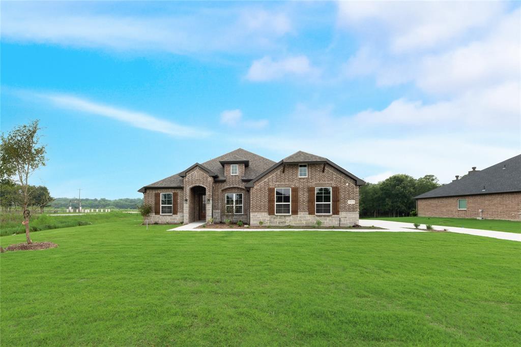 3915 Southern Oaks Drive Property Photo 1