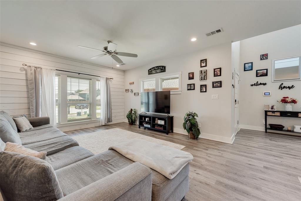 400 Sonoma Court Property Photo 8