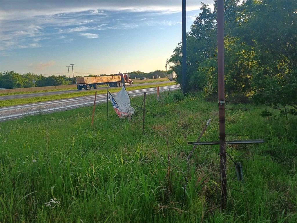 5330 I-30 Property Photo 9