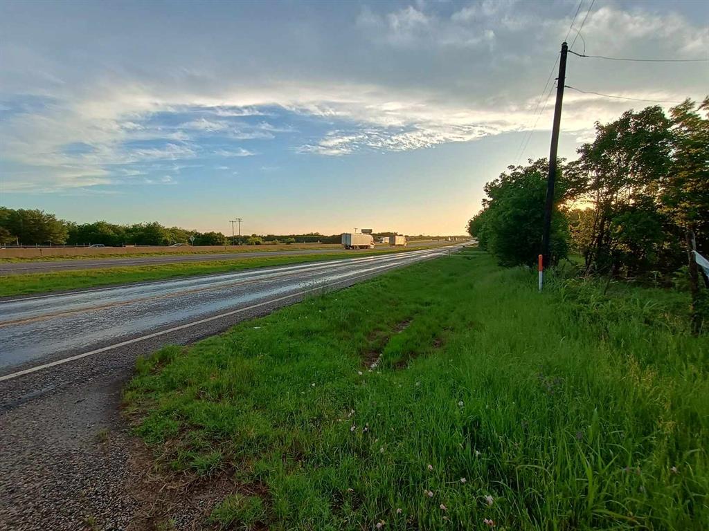 5330 I-30 Property Photo 8