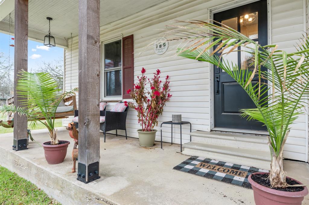 806 Bowie Property Photo 4