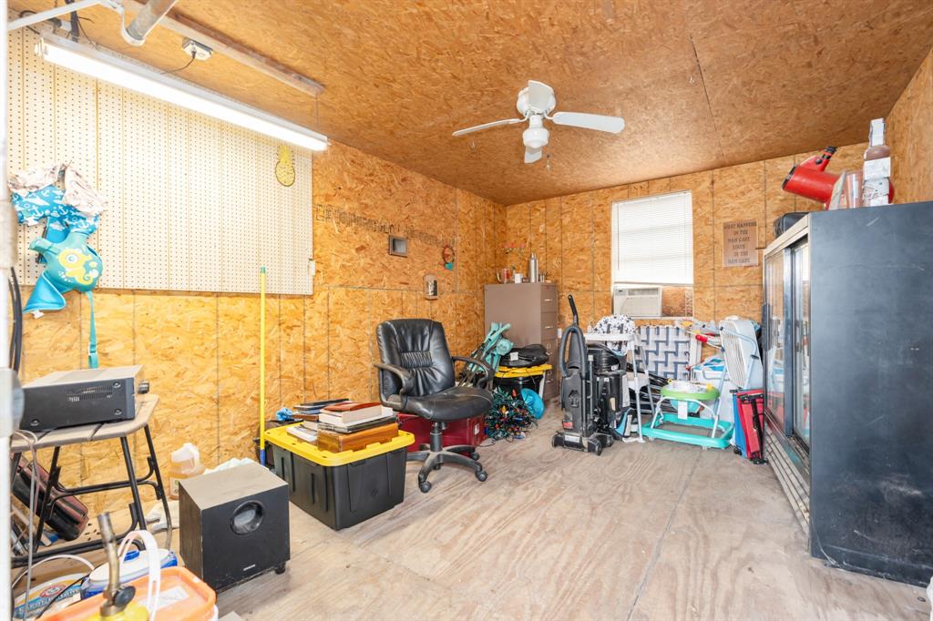 806 Bowie Property Photo 19