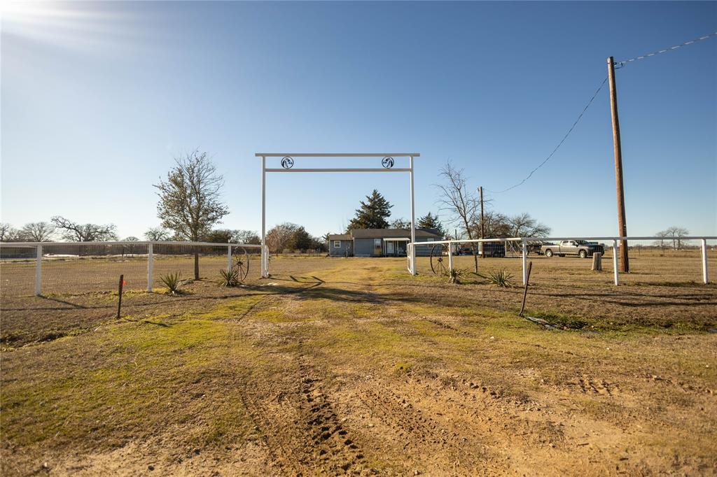 706 County Road 2295 Property Photo