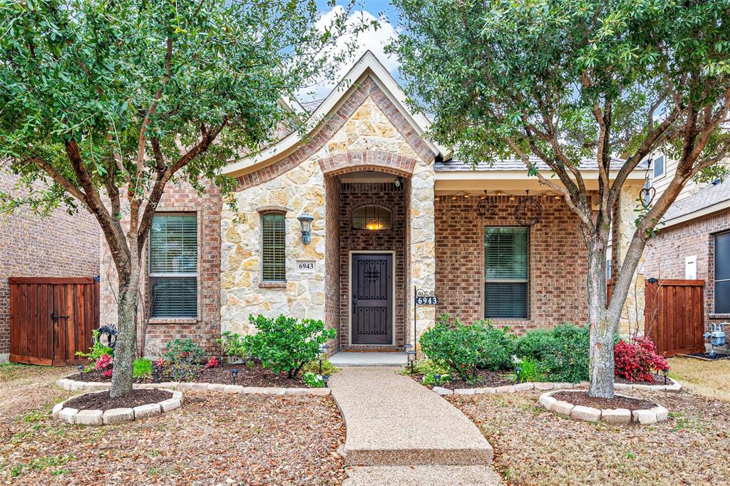 6943 Sarria Property Photo