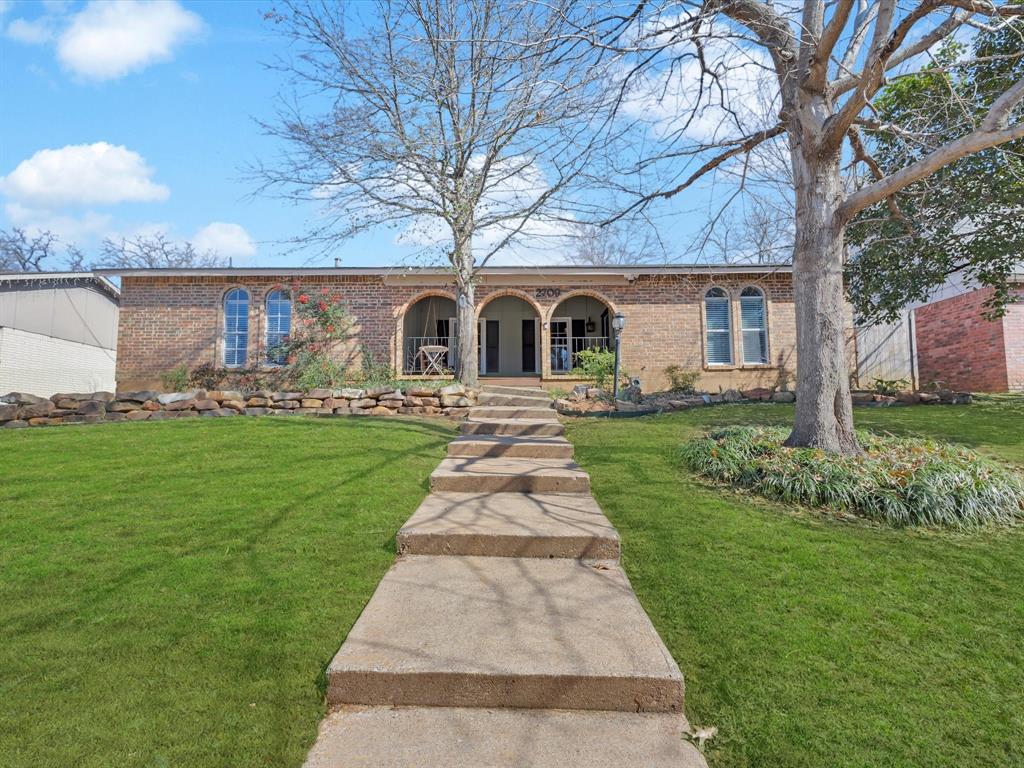 2709 Hilldale Boulevard Property Photo