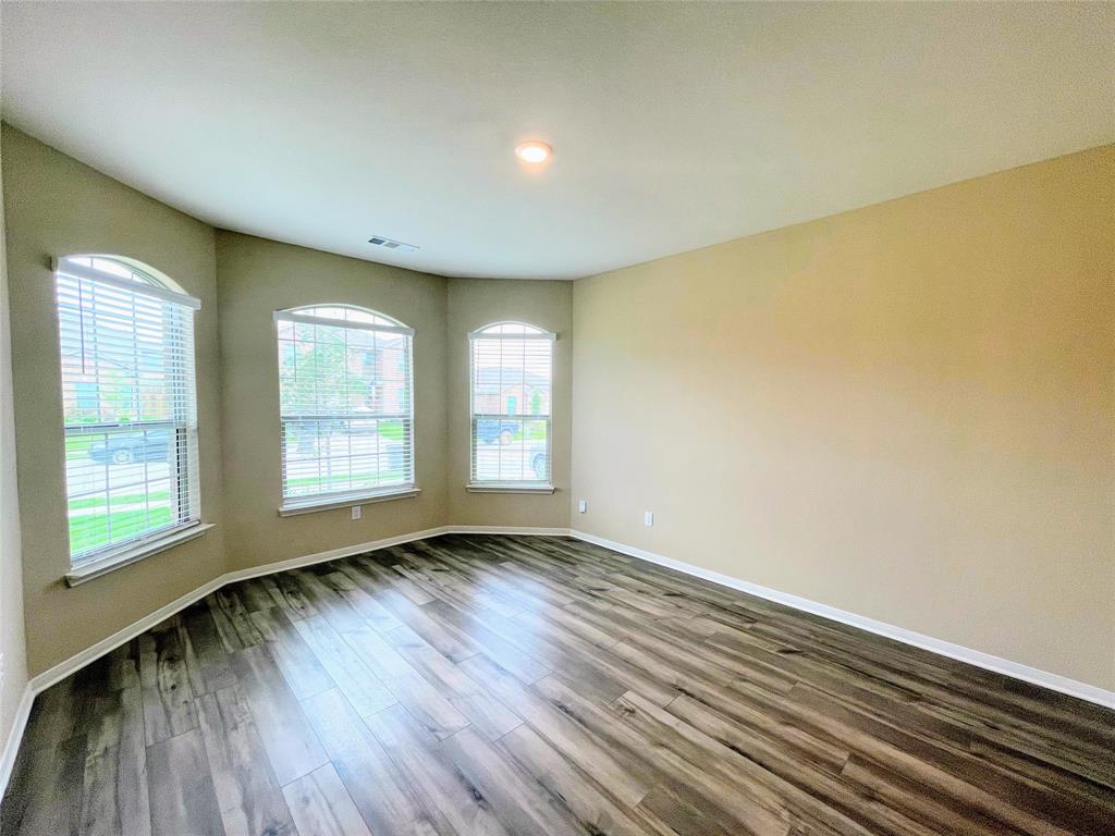 207 Lake Ridge Property Photo 6