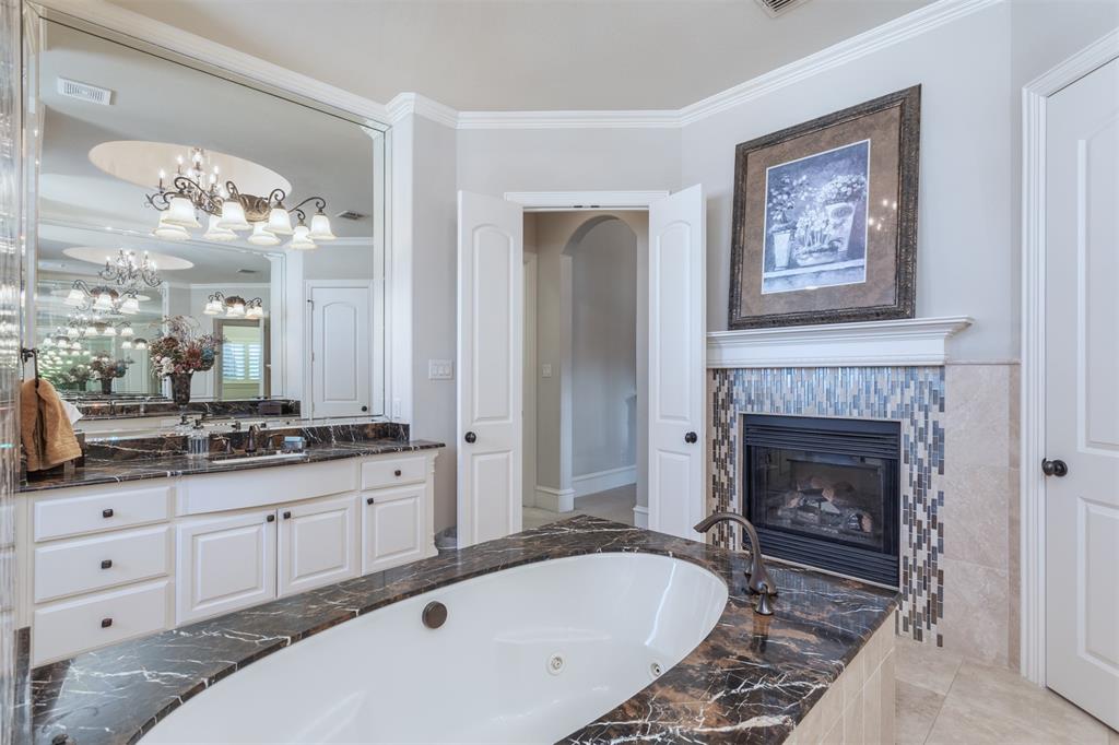 4694 Lake Breeze Drive Property Photo 13