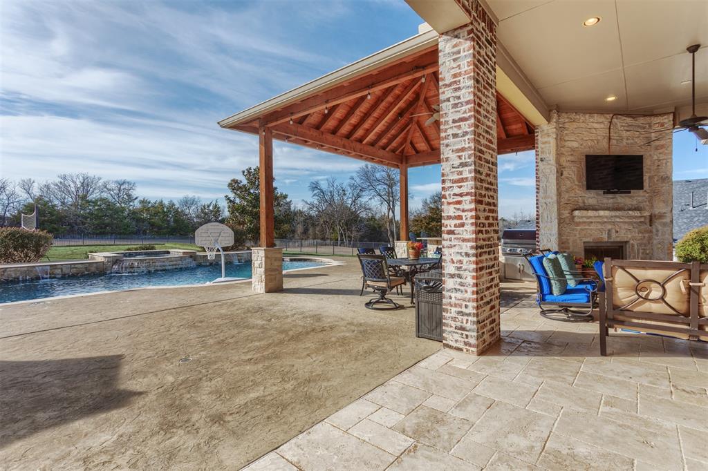 4694 Lake Breeze Drive Property Photo 28