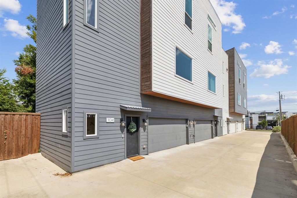 2611 Hondo Avenue Condominiums Real Estate Listings Main Image