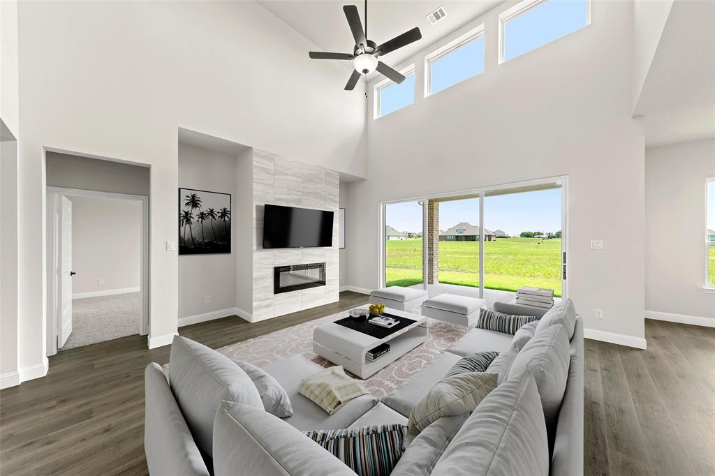 6725 Emerson Drive Property Photo 4