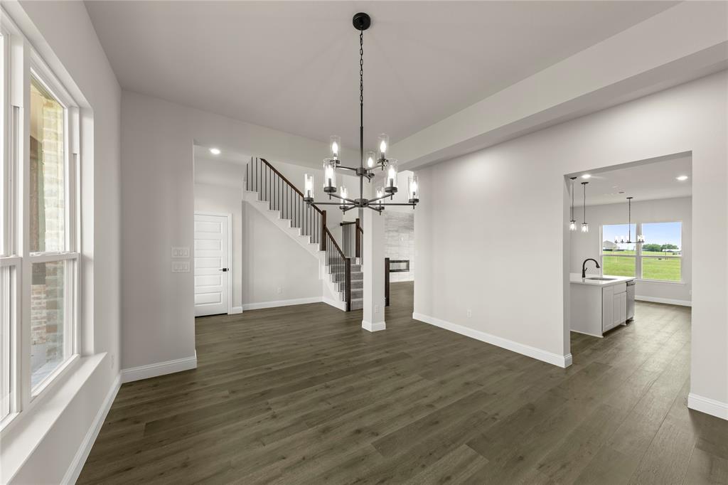 6725 Emerson Drive Property Photo 7