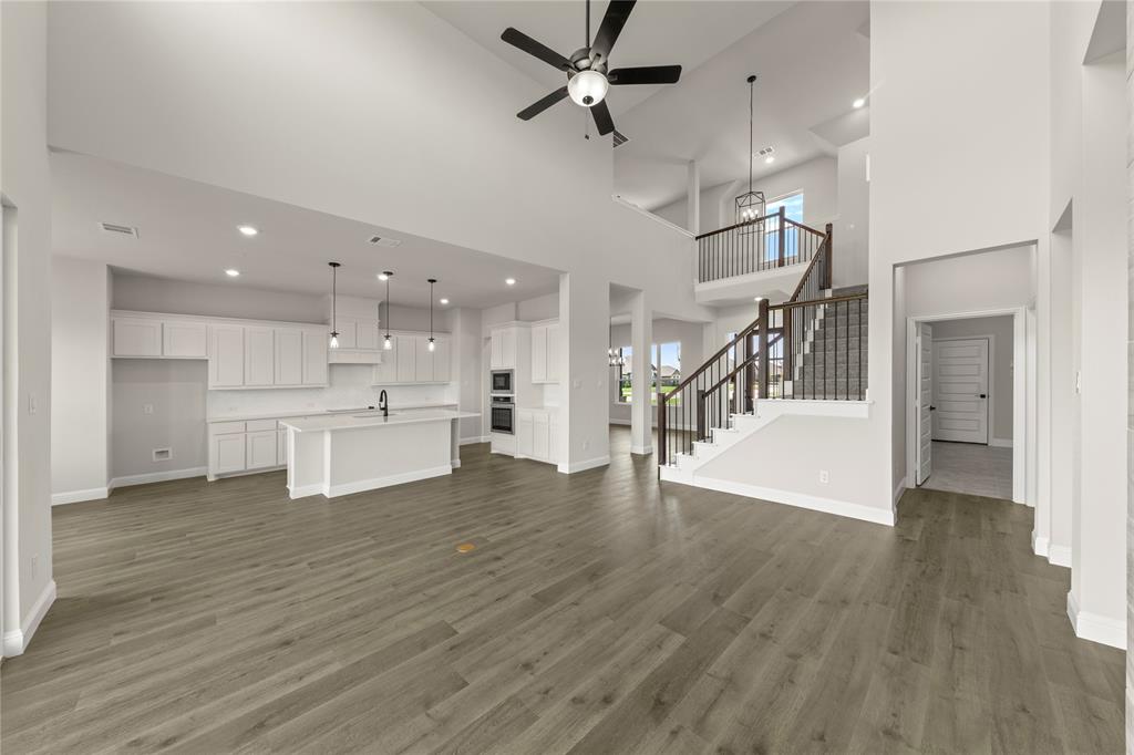 6725 Emerson Drive Property Photo 14