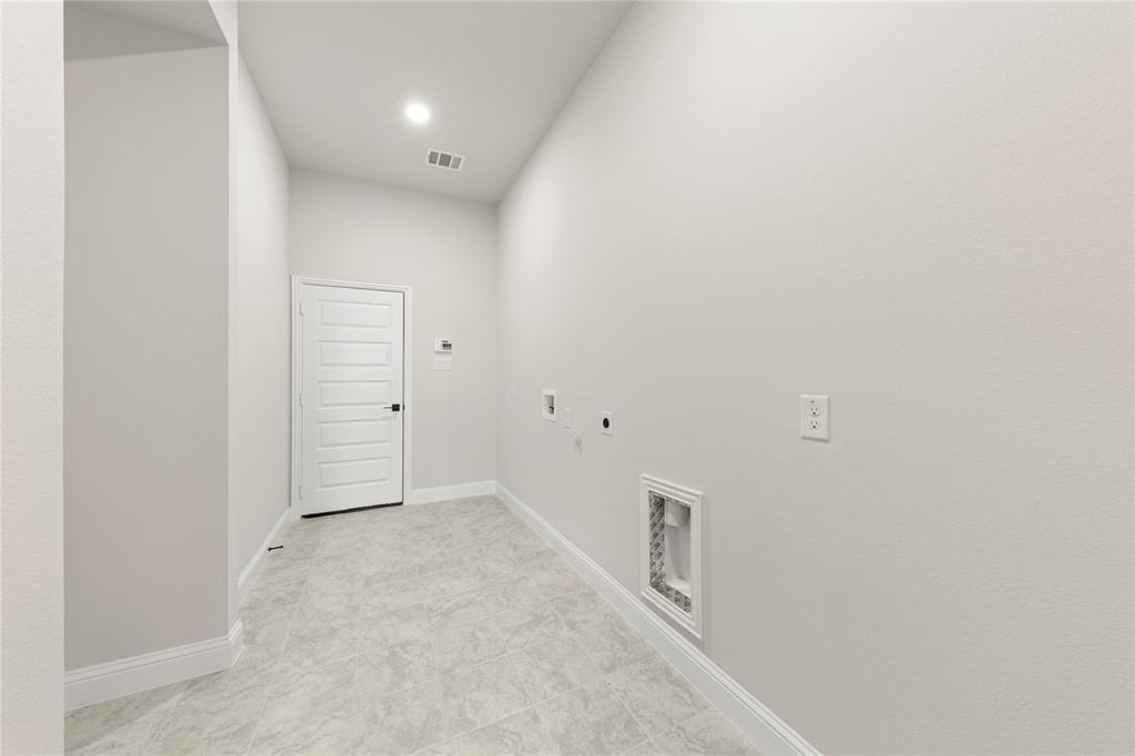 6725 Emerson Drive Property Photo 28