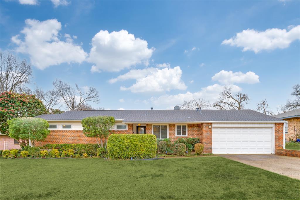 430 Mayrant Drive Property Photo 1