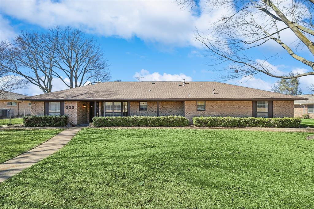 229 Manhattan Boulevard Property Photo