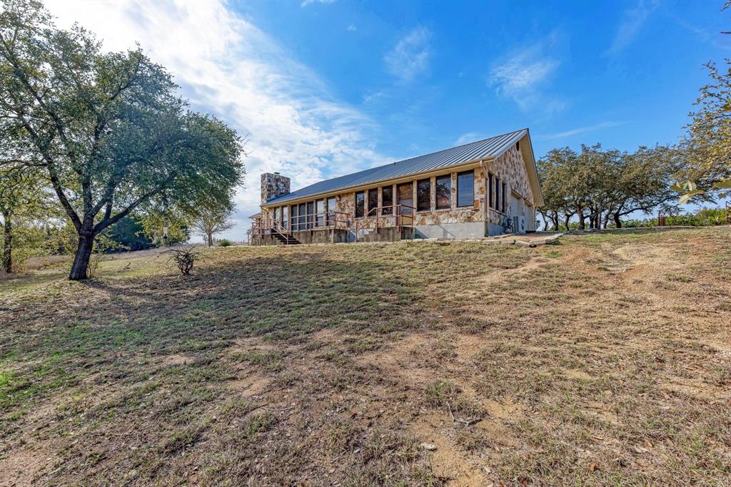 A1382 Real Estate Listings Main Image