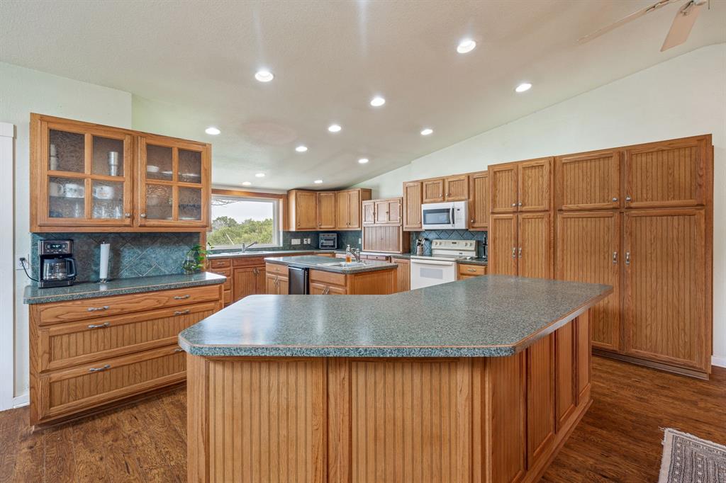 12334 Fm 219 Property Photo 8