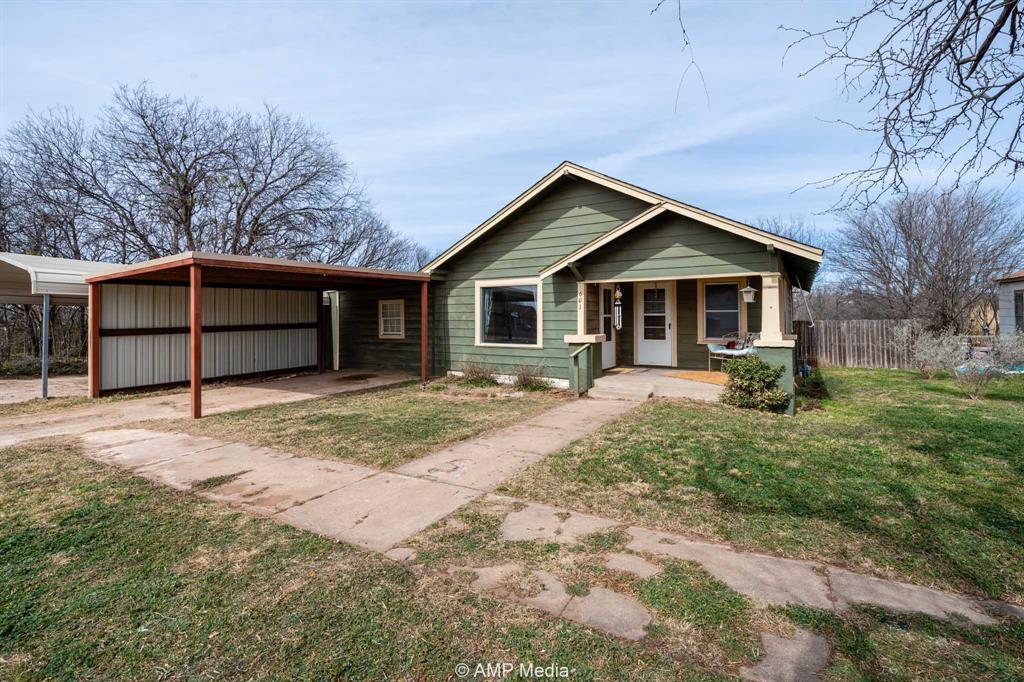 601 E Rotan Street Property Photo