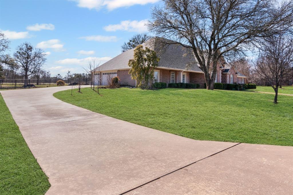 1918 Circleview Drive Property Photo 3