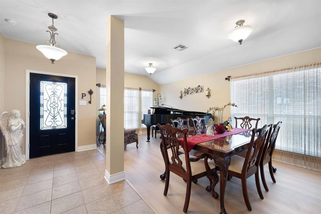 1117 Seminole Lane Property Photo 3