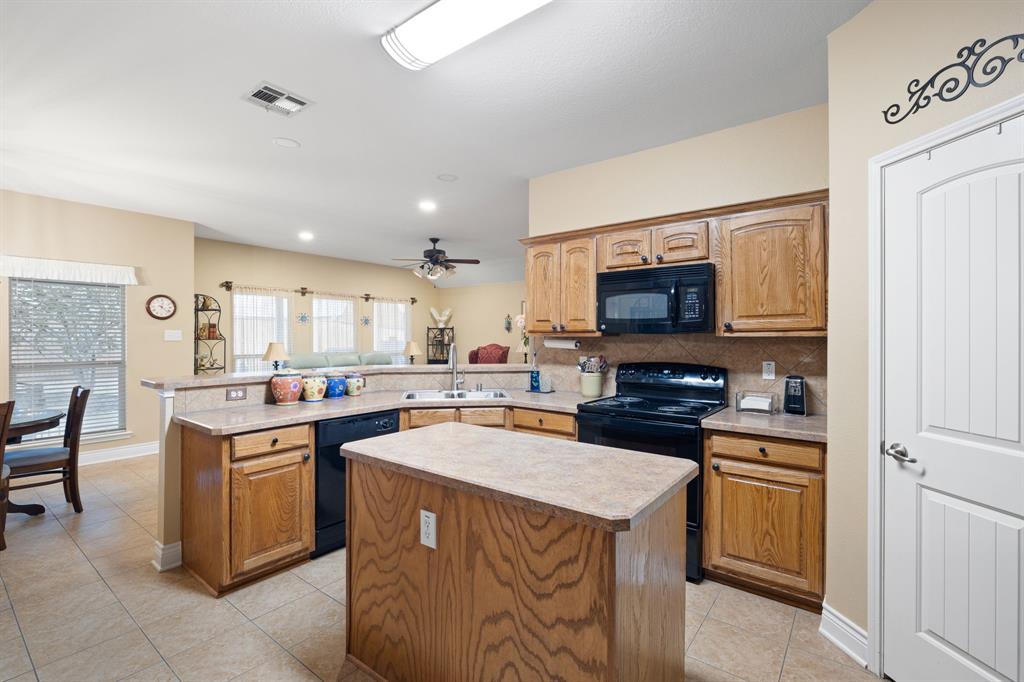 1117 Seminole Lane Property Photo 10