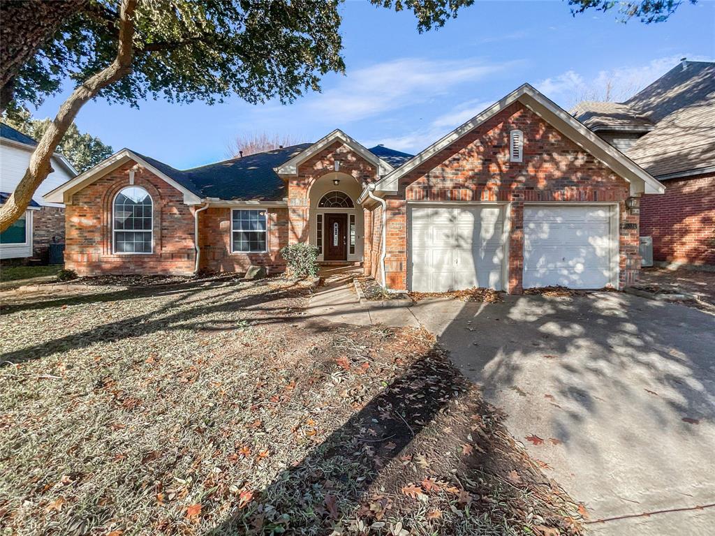 5324 Glade Lane Property Photo