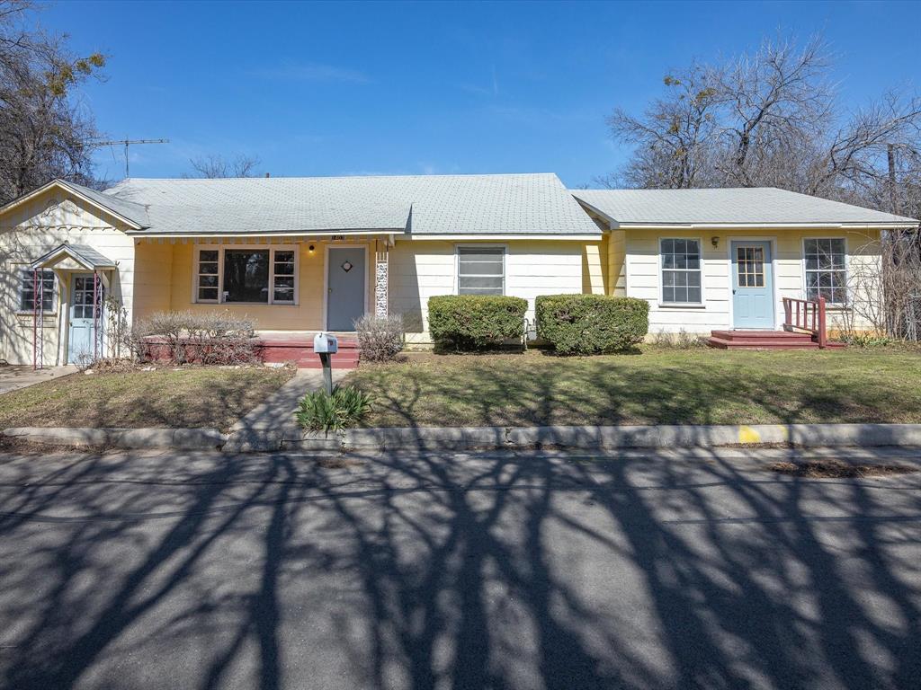 1403 Hovey Street Property Photo 1