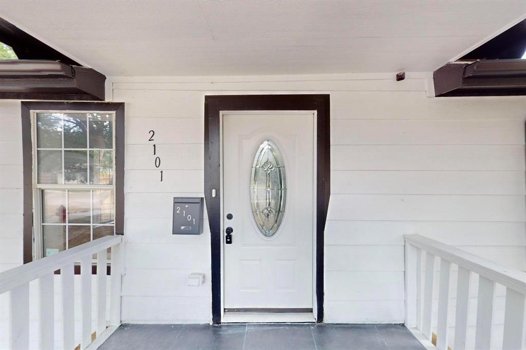 2101 Holland Street Property Photo 2