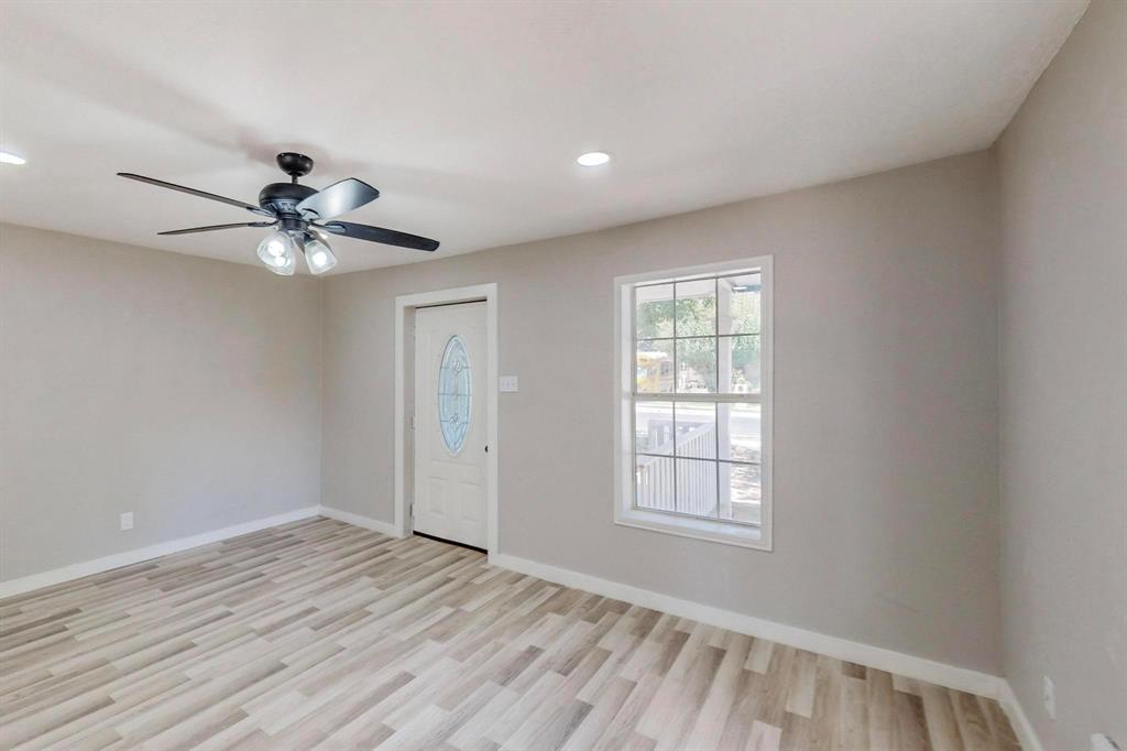 2101 Holland Street Property Photo 5