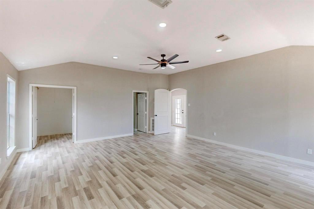 2101 Holland Street Property Photo 13